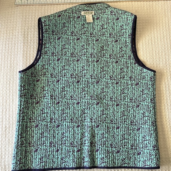 Orvis Women's REVERSIBLE quilted vest, size M, 2 patterns, mini print & patches - Picture 7 of 14